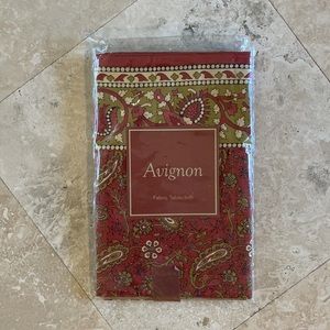 Avignon Paisley Tablecloth 52”x52”